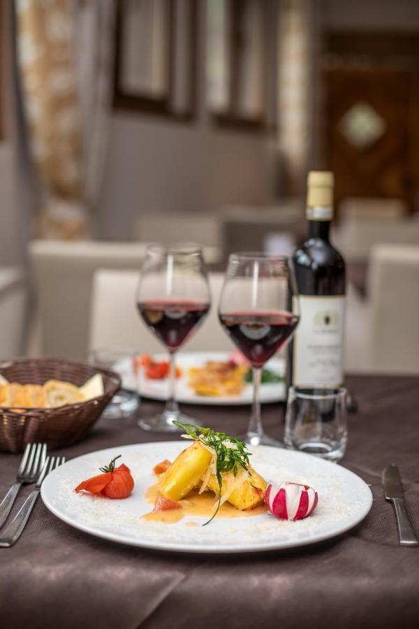 Hotel Petit Palais 브루일서비니아 외부 사진